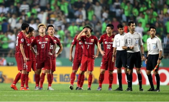 广州恒大客场2-1擒韩国全北