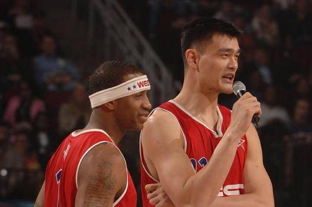 姚明入选NBA名人堂，成为中国篮球的骄傲