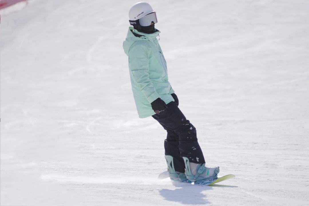 法国滑雪选手破纪录轻松过关